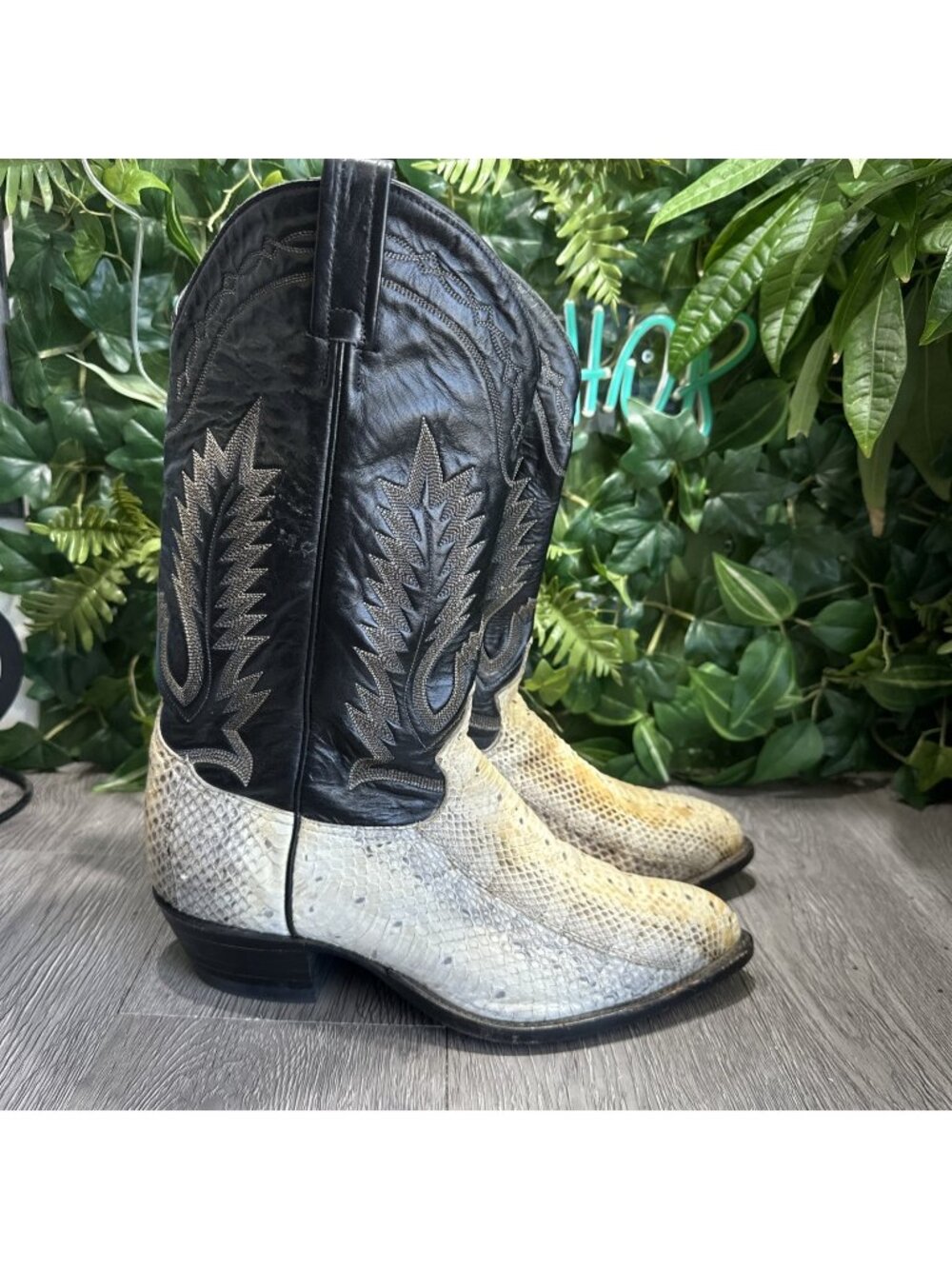 RARE Tony Lama Boots Men 9 EE Exotic Python Snakeskin. Gloss Upper Leather VTG